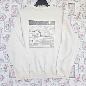 KAWS x Uniqlo UT White Long Sleeve Sweatshirt Men's Graphic Size XL